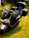 uc125koffervorne.jpg (46915 Byte)