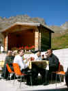 22wartenaufmittagessen.jpg (94202 Byte)